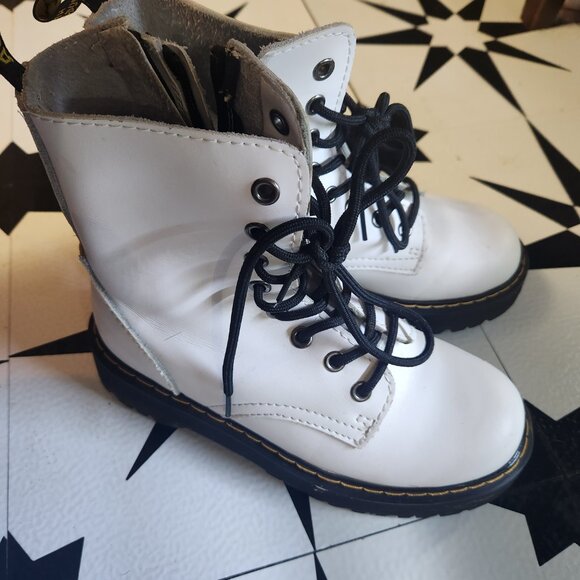 Size 6 (36) White Dr Martens GUC - Picture 2 of 4